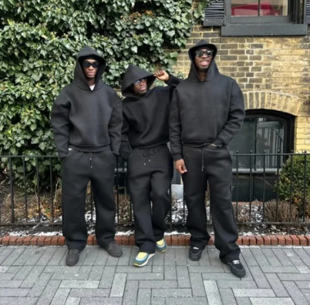 طقم سويت شيرت كاجوال للرجال مريح بنمط ملابس الشارع مكون من قطعتين للرجال