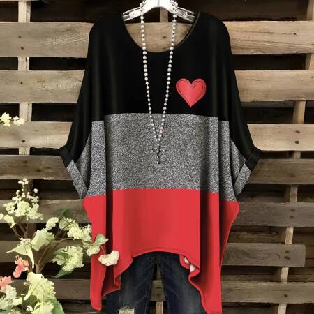 موضة النساء لعام 2026 بتصميم عصري يتميز بأسلوب بوهيمي أنيق للإجازات، تي شيرت بنمط قلوب صغيرة