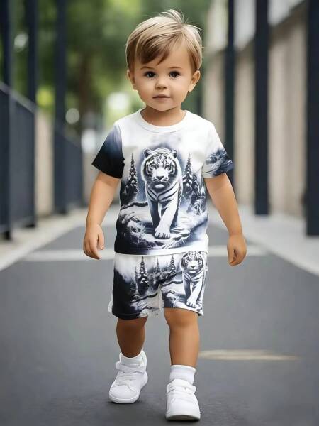 طقم صيفي جديد للأولاد بطباعة النمر بالحبر على كامل القطعة مع أكمام قصيرة وشورت