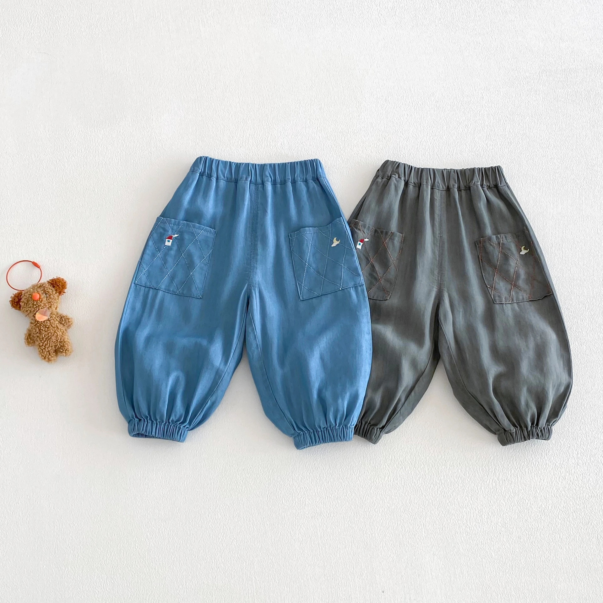 جينز أطفال مطرز برسومات كرتونية لفصلي الربيع والخريف، بنطلون كاجوال للأولاد والبنات، ليجنز طويل عصري بخصر مطاطي