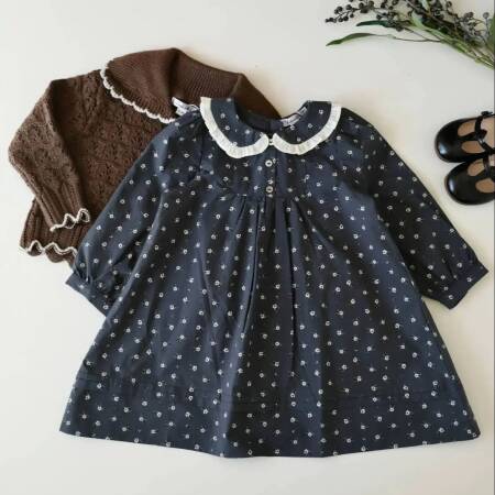 متوفر في المخزون 2025 فستان بناتي بأكمام طويلة ومطرز بطبقة أساسية من القطن