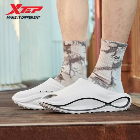 شباشب Xtep Starfall للذكور لصيف 2025 أحذية جديدة خفيفة الوزن غير رسمية قابلة للتنفس ونعل ناعم أحذية زغب مريحة 875219350001