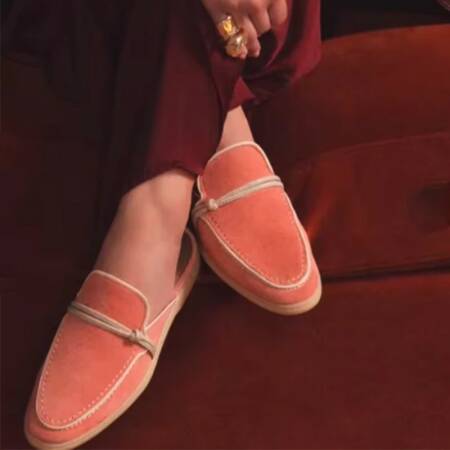 أحذية نسائية مسطحة من الجلد السويدي لربيع وخريف 2026، أحذية كاجوال ذات نعل ناعم عالية الجودة من الكشمير تواكب أحدث صيحات الموضة